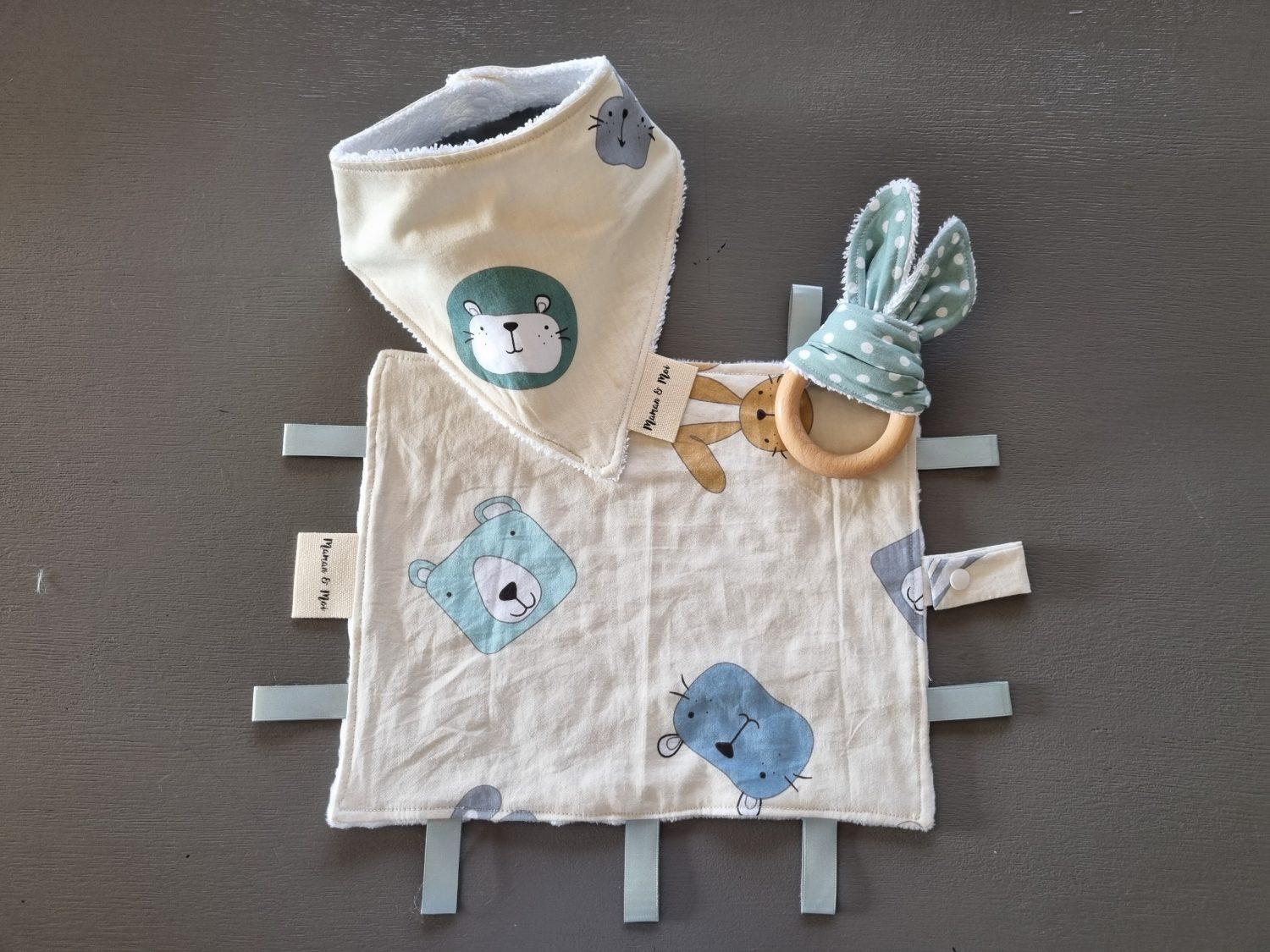 Small baby shower gift doodootag bib teething bunny